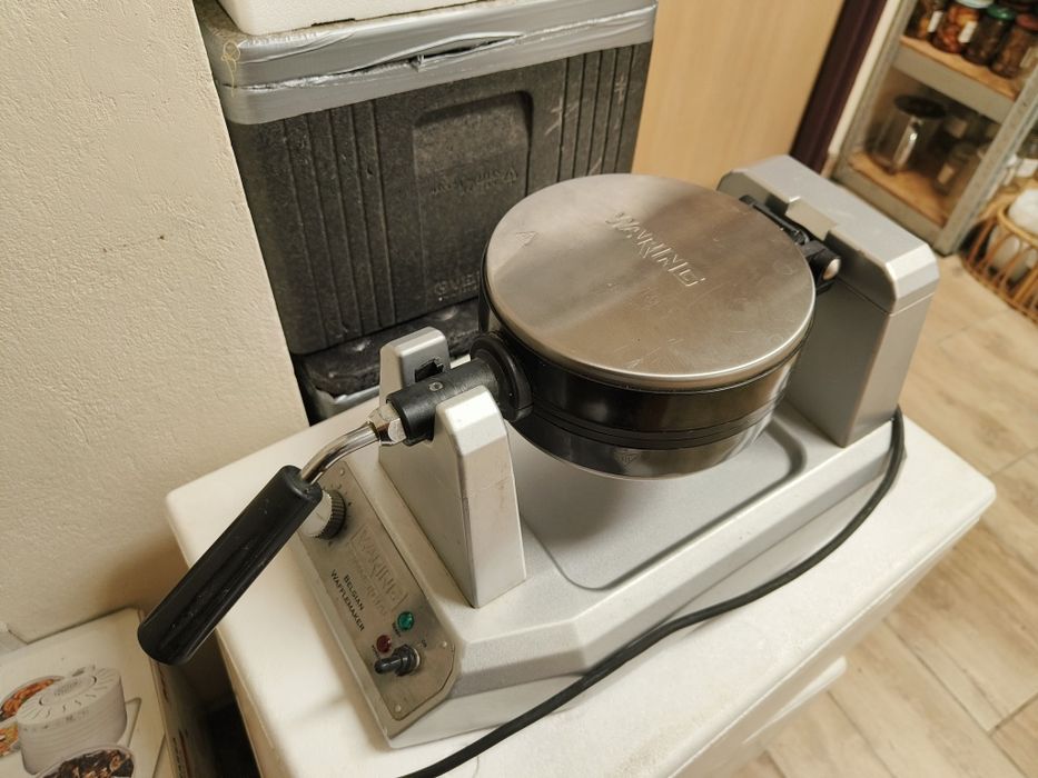 Waring gofrownica obrotowa do gofrów belgijskich 1200w