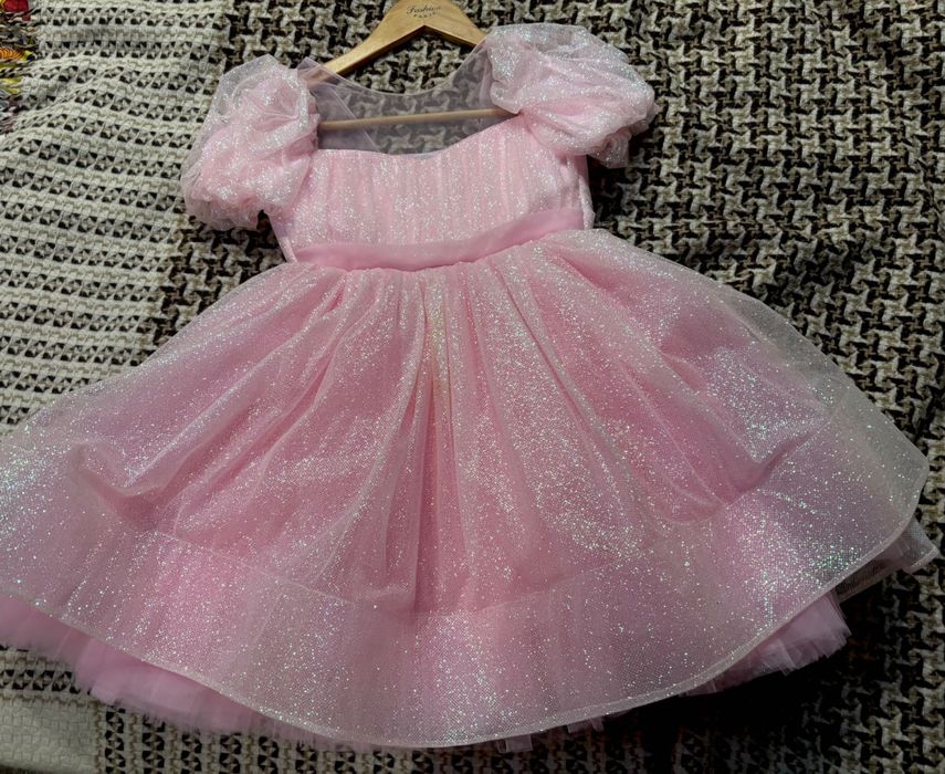 Випускне плаття для дівчинки у садочок