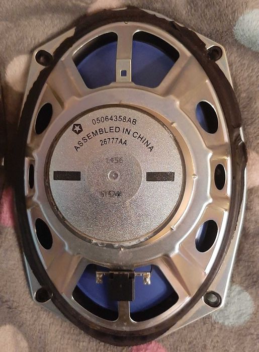 Oryginalne głośniki Chrysler 6×9" (23×16 cm) para używane