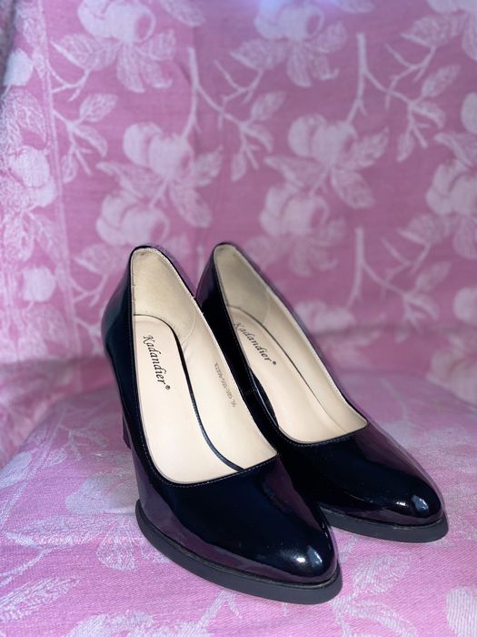 Лакові туфлі в гарному стані