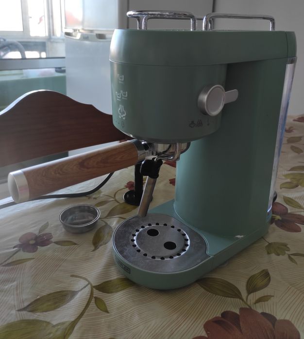 Máquina de café expresso kunft. Funciona perfeitamente.