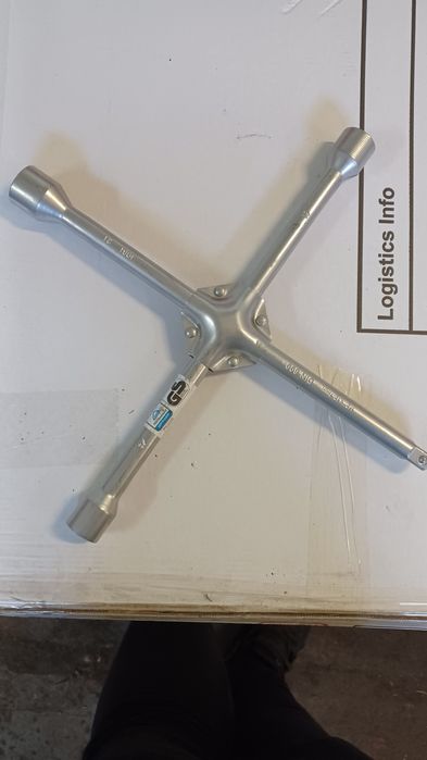 Klucz krzyżakowy do kół 17 ,19 .21 mm nowy