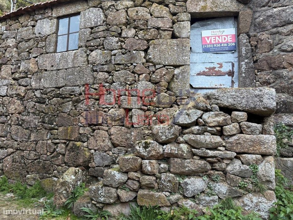 Moradia em pedra para venda em Cotelo