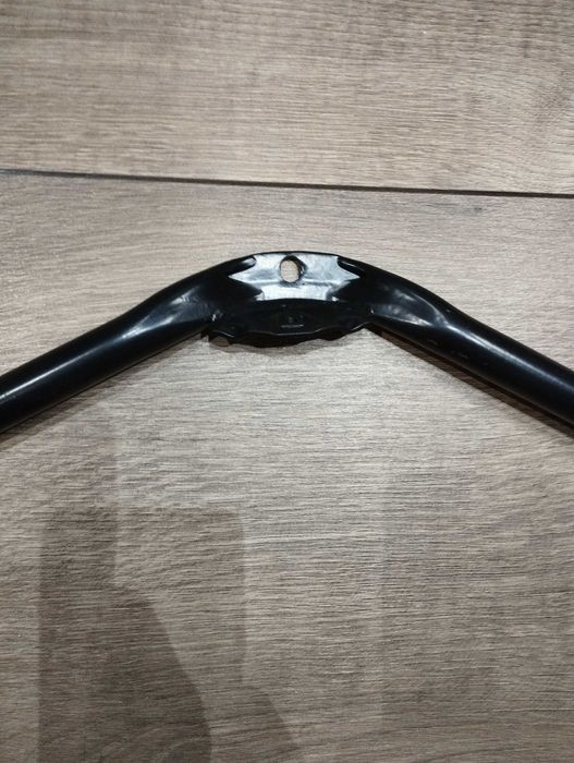 BMW X1 X2 F48 F39 F60 Розтяжка 7434550 розпорка V образна 51647434550 51647434549