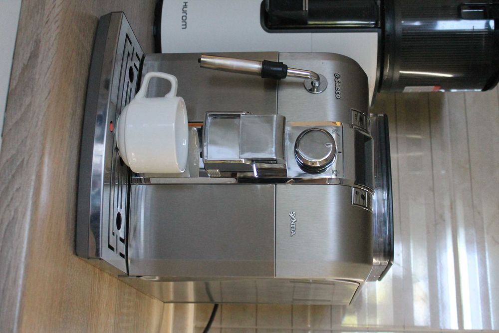Кавомашина Saeco Syntia. Кофемашина Саеко. Кавомашина Саєко