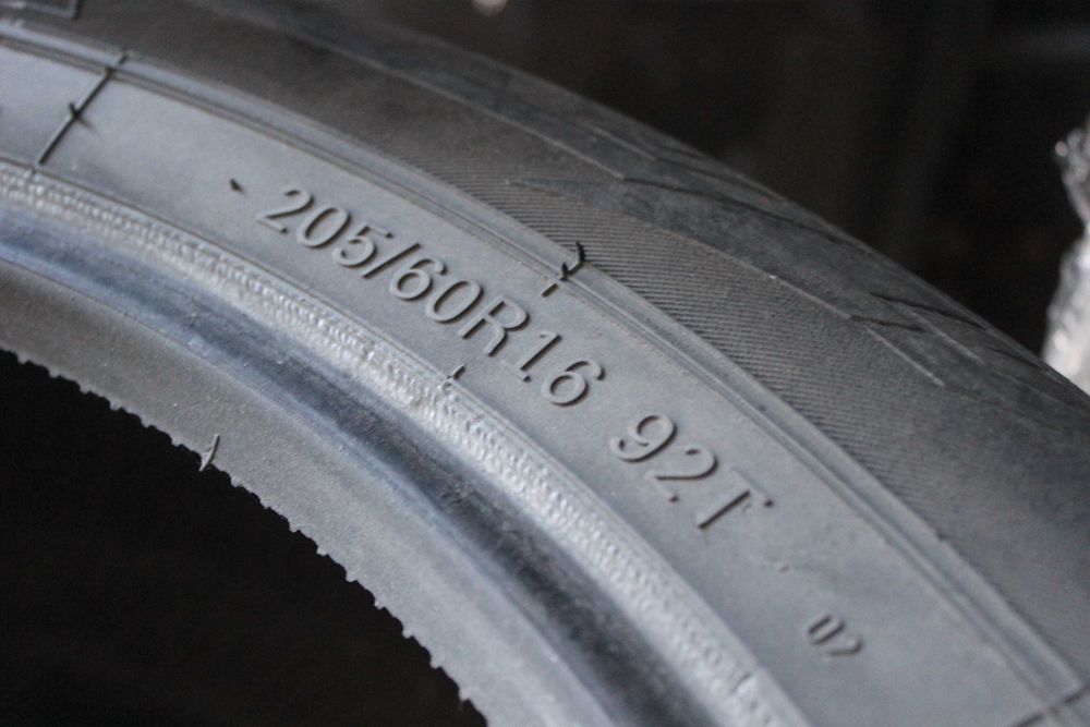 205-60-R16 ROSAVA 4 штуки комплект летняя резина шины