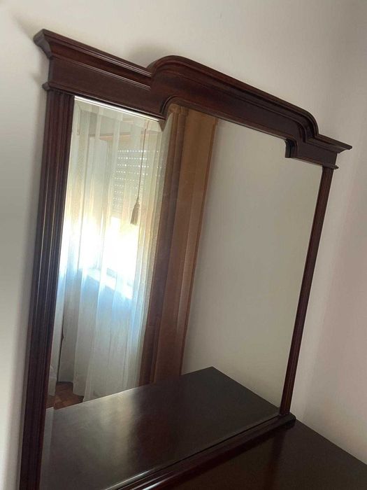 Mobiliário de quarto praticamente sem utilização, excelente estado.