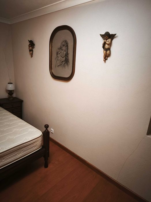 Mobília de quarto de casal, em mogno completa