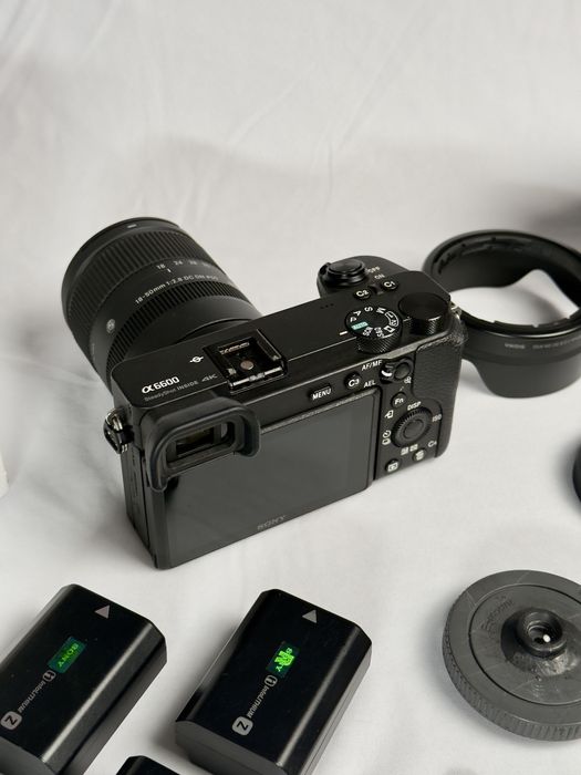 Câmera Sony A6600 + Sigma 18–50mm f/2.8