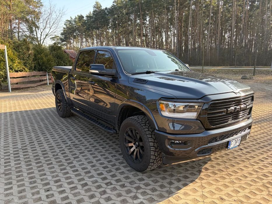 RAM 1500 Dodge Ram Laramie, niski przebieg, stan Bardzo Dobry