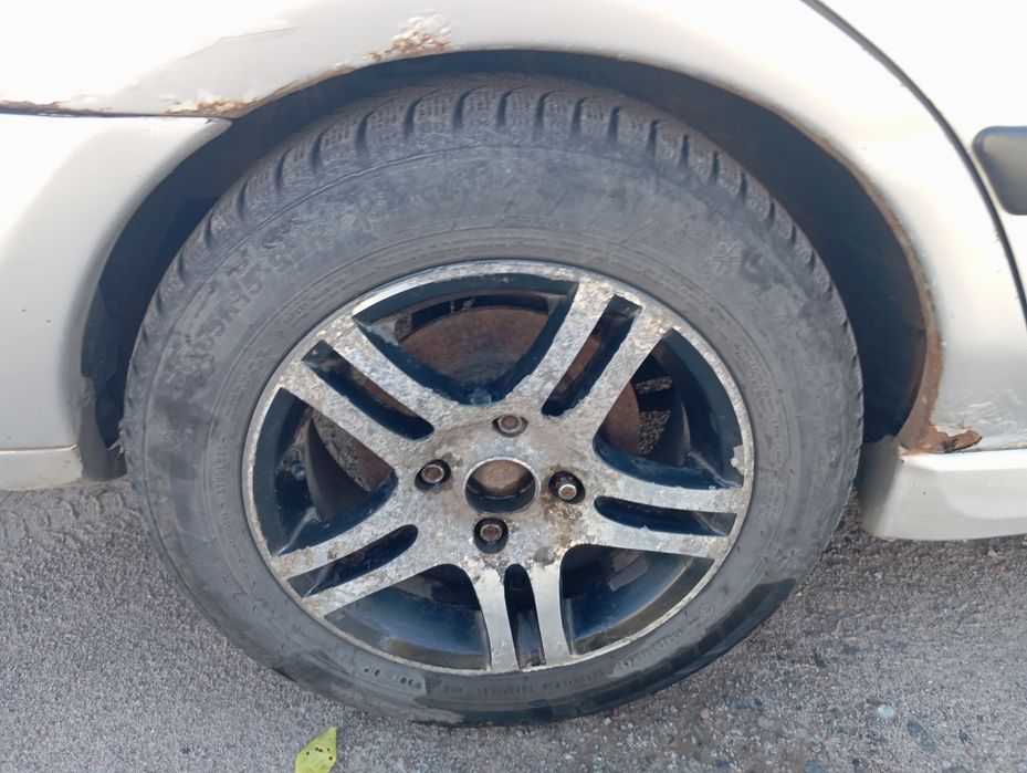 Mitsubishi Карізма 2002