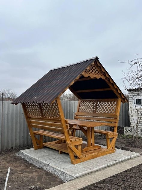 Бісєдка. Альтанка.