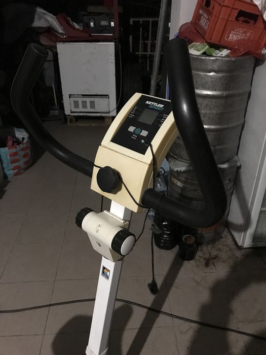 Bicicleta estatica436943048472668161