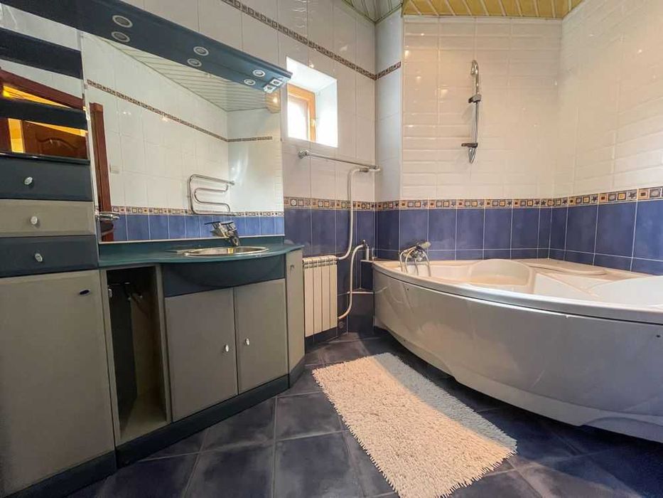 Продам большую 3комн на Чернышевского 1а Центр Нагорка Гагарина