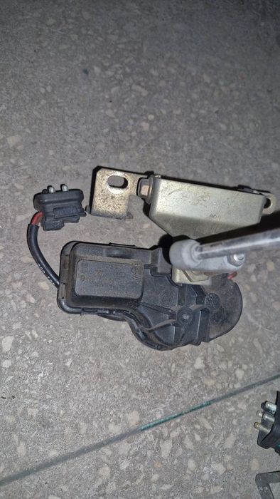 silniczek wycieraczki lampy prawy mercedes r129 1298200442 wwa
