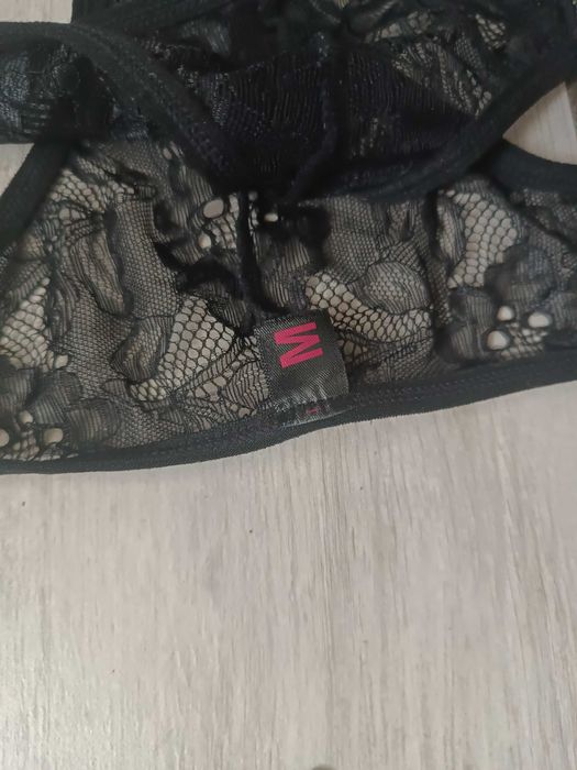 Pas do pończoch plus stringi M