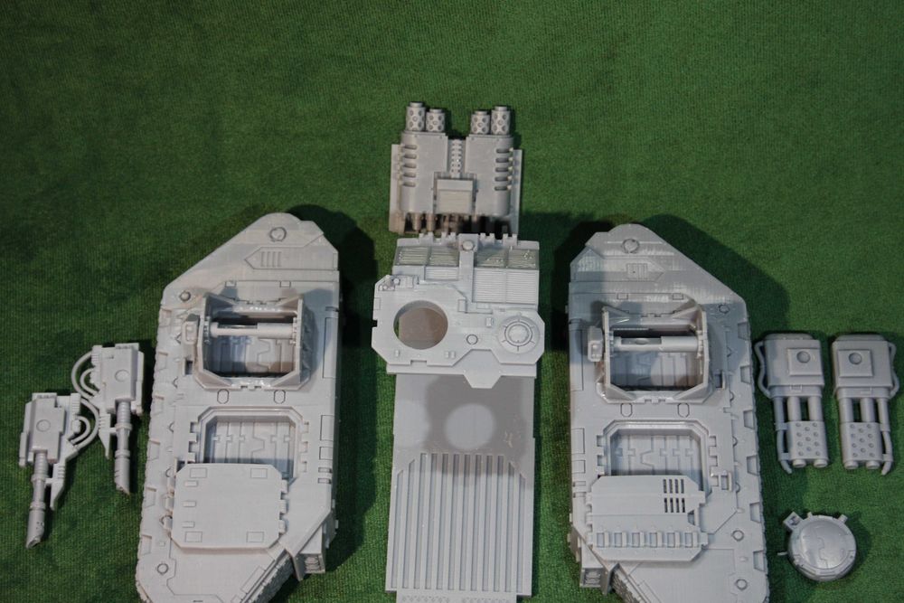 LAND RAIDER - figurka kolekcjonerska