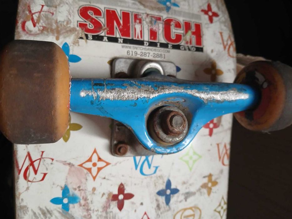 SKATE profisional usado a rolar muito bem