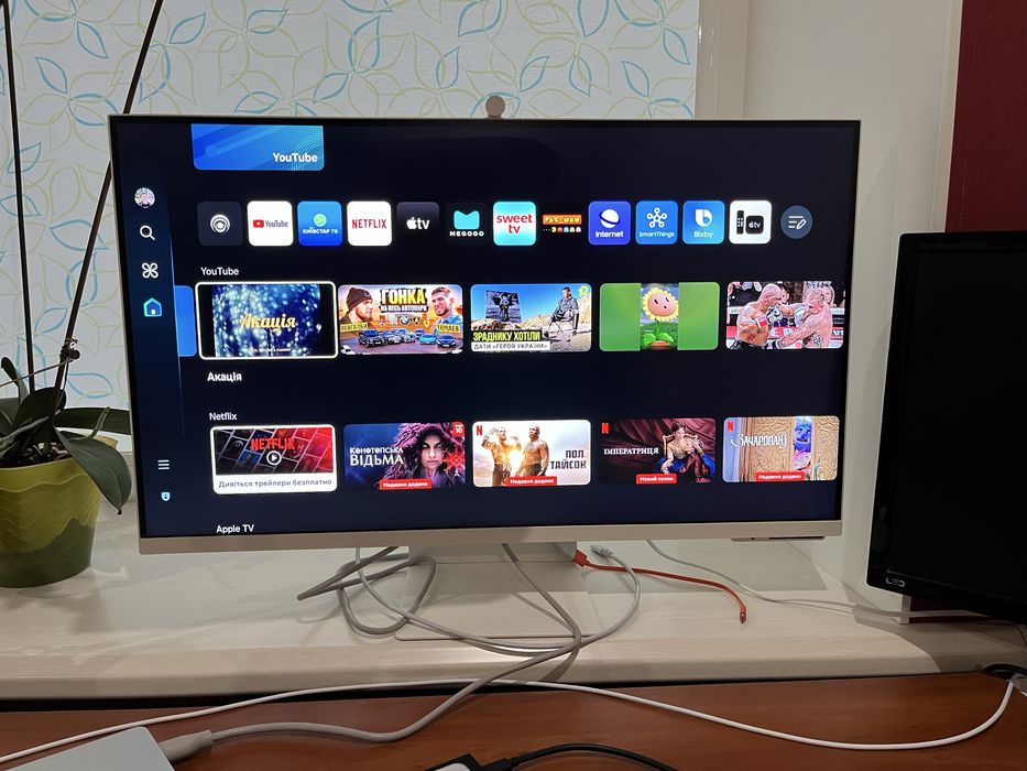 4k монітор Samsung Smart Monitor M8 2024