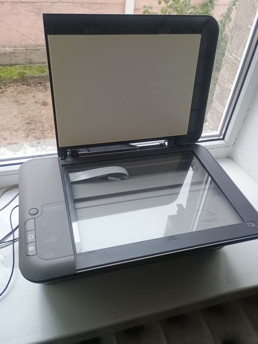 Принтер HP Deskjet 1050