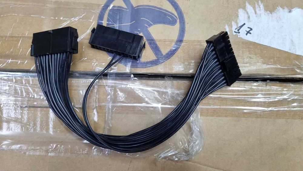 Переходник разветвитель с 2 блоков питания на 1 материнку