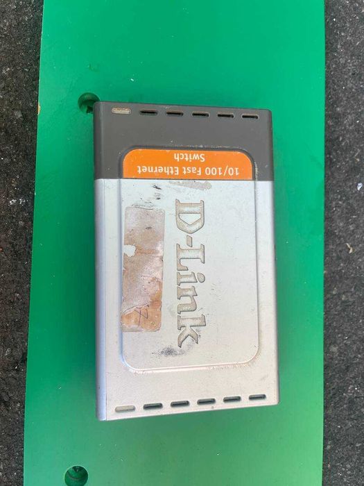 D-Link DES-1008D Коммутатор неуправляемый 8-портовый 100Мбит