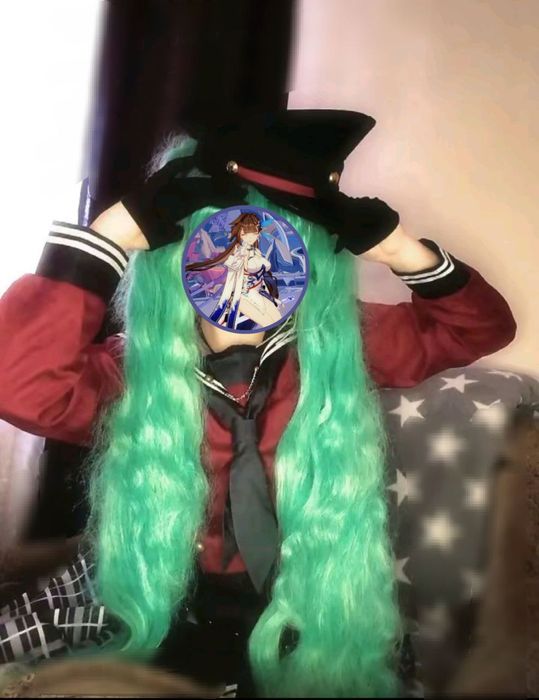 Продам костюм на Міку