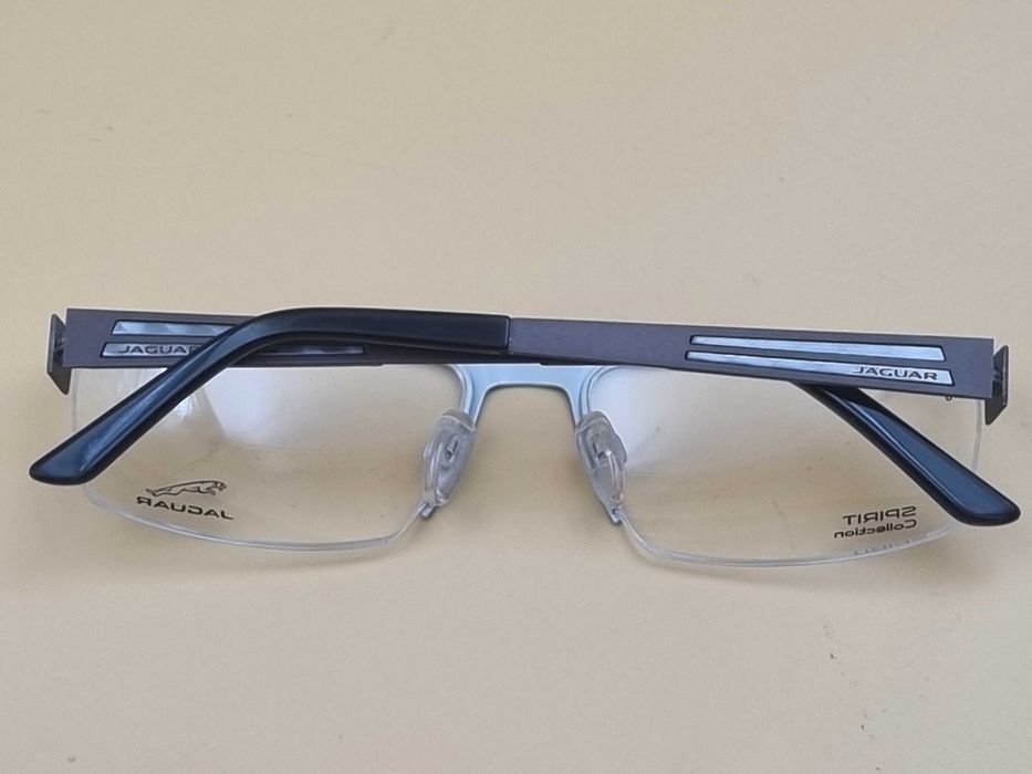 Eleganckie oprawki okularowe Jaguar ce1