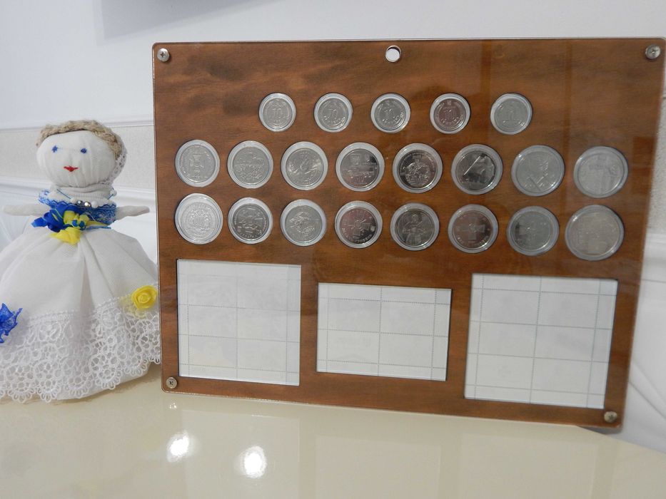 Планшетка памятних монет та марок серії "Збройні сили України"