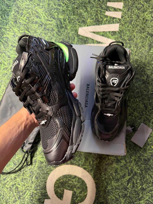 Balenciaga runner LED
