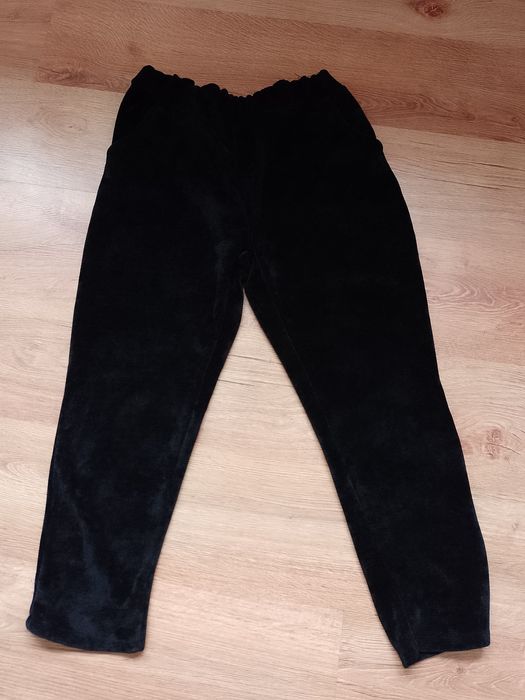 Duże milutkie czarne spodnie
