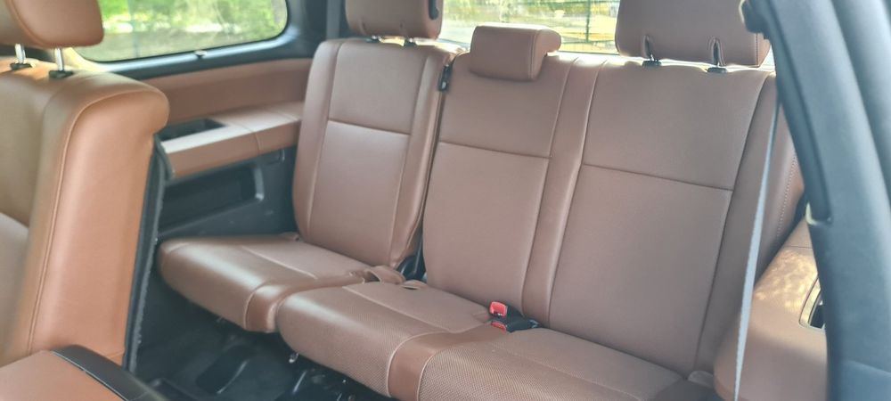 продам Toyota Sequoia Platinum коньячный салон