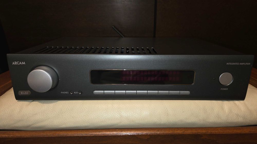 Amplituner Stereo Arcam SA30 z Dirac, MQA, HDMI polska dystryb. ideał.