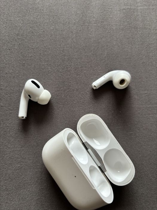 AirPod Pro with Magsafe Charging Case, навушники