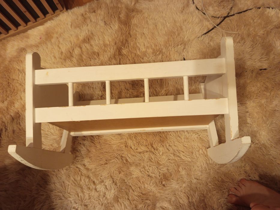 Kołyska dla lalki bobas