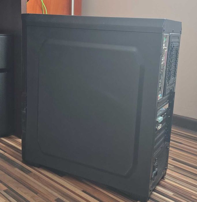 Sprzedam używany komputer  z podstawowym wyposażeniem i monitorem