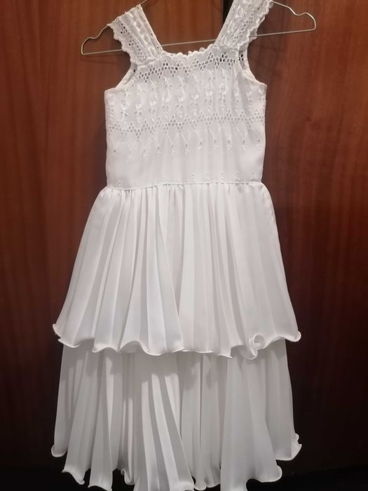 Vestido branco de cerimónia para menina