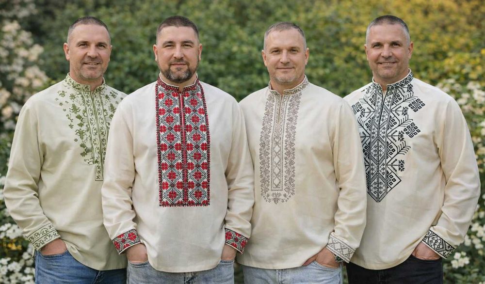 Вишиванка чоловіча лляна українська сорочка вишита з довгим рукавом