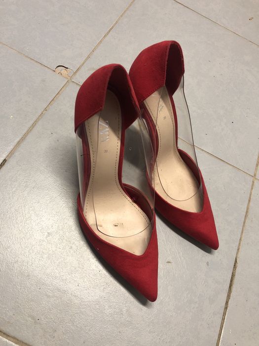 Czerwone szpilki zara