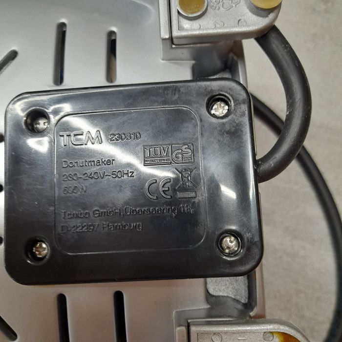 Електричний пристрій для випікання рогаликів.