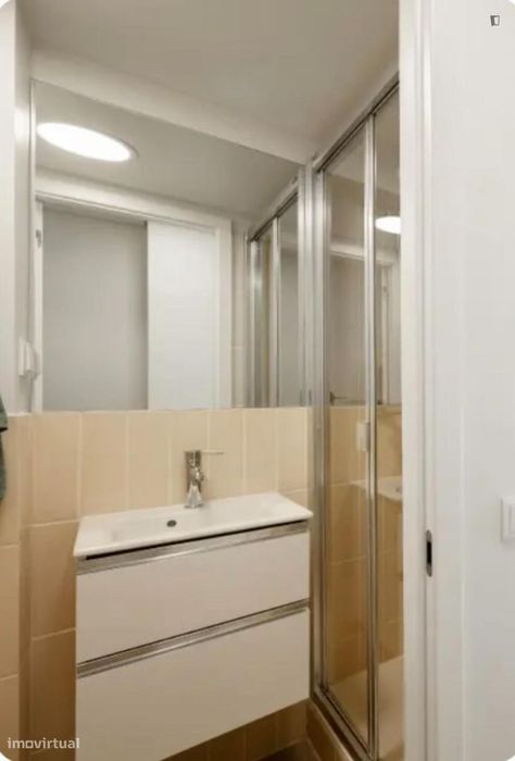 Estúdio - localizado em Olaias Lisbon