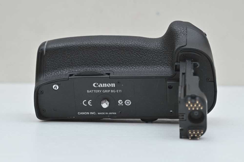 Canon BG-E11 battery grip  5D Mark III, 5DS, 5DS R бустер оригінал