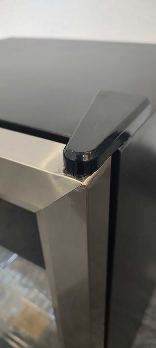 Lodówka na napoje, szklane drzwi, witryna  60L. Klarstein  S-216