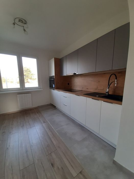 Mieszkanie  , niecałe 80 m2. Przestronne i słoneczne.  OKAZJA !!!