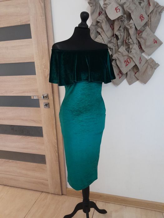 Zielona dłuższą sukienka dopasowana S 36 hiszpanka falbanka