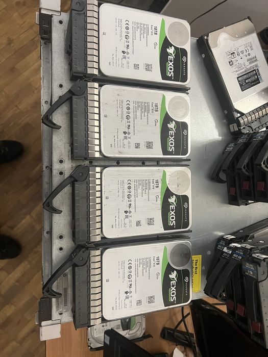 Серверні диски 18TB SAS 12Gb/s