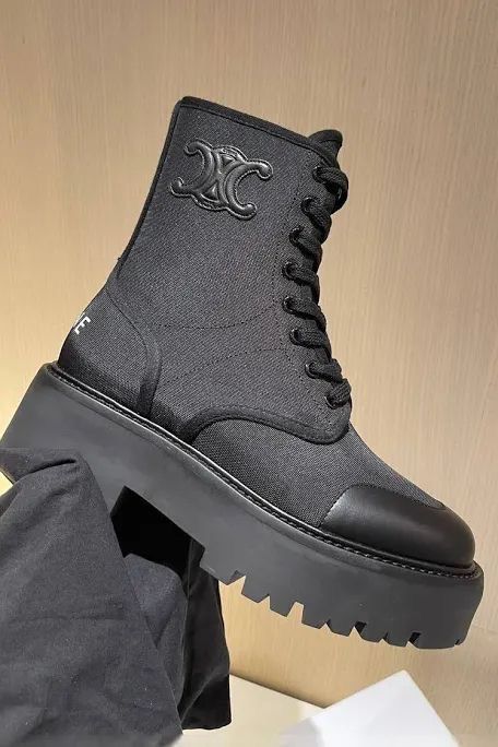 Взуття Celine Boots Black.