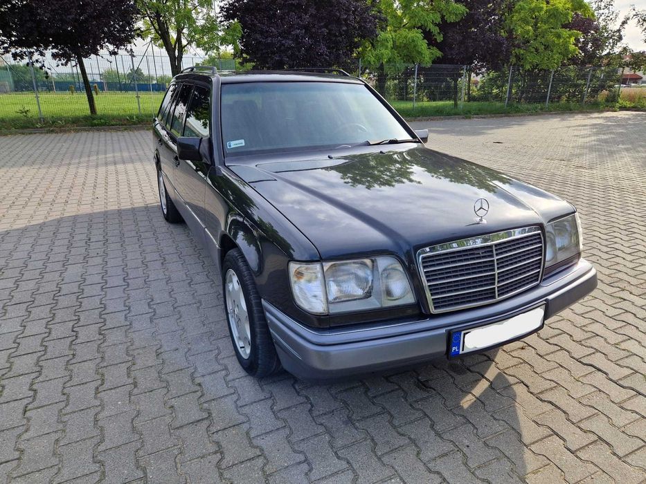 Mercedes-Benz W124 kombi 220E