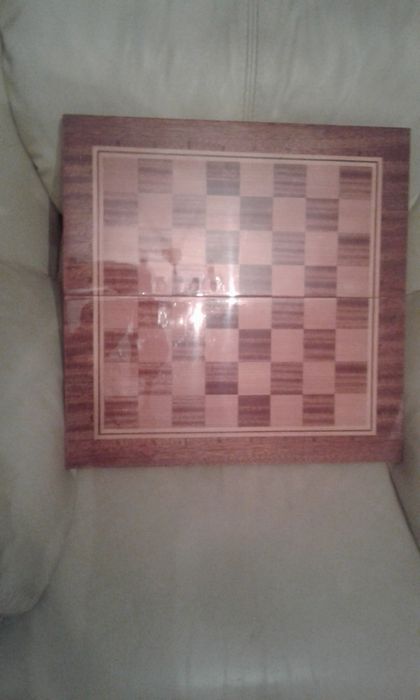 новая шахматная доска, коробка, дерево, 46*46 красивая, идеальная!СССР