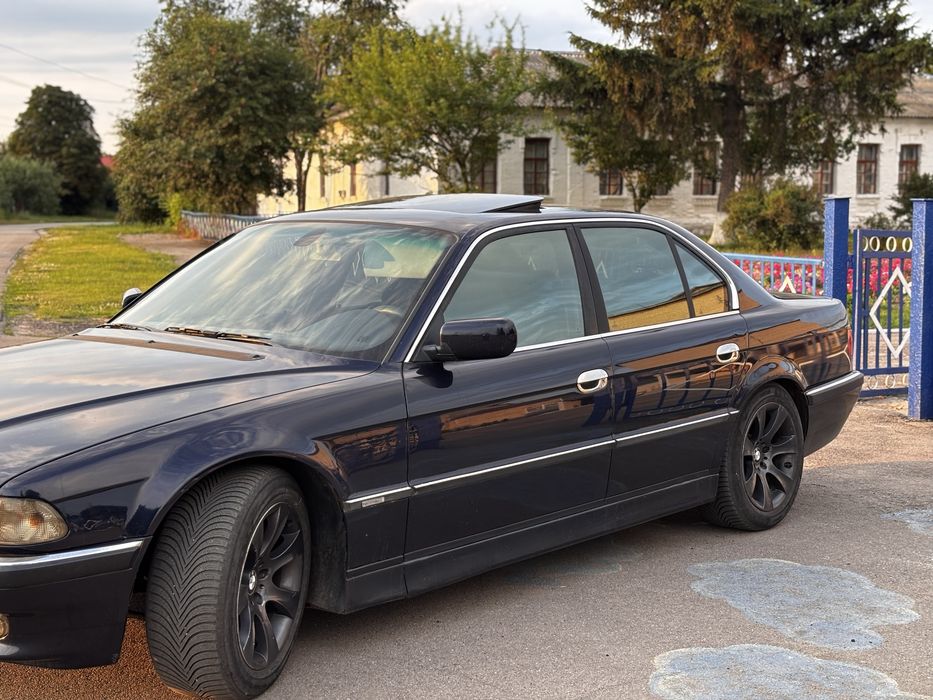 Продам BMW 730 1995 року